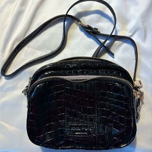 Stylish Black Croc-Embossed Crossbody Bag
